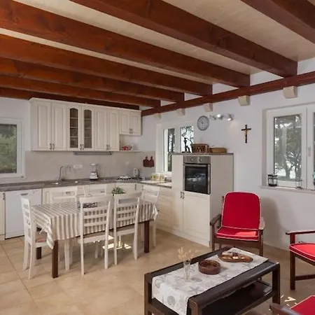 Jekavac -three Bedroom With Terrace And Sea View * Kolocep Island