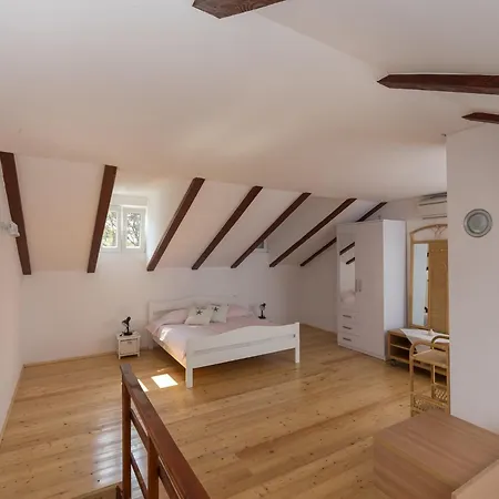 펜션 Jekavac -three Bedroom With Terrace And Sea View Kolocep Island
