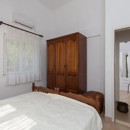 Jekavac -three Bedroom With Terrace And Sea View * Kolocep Island