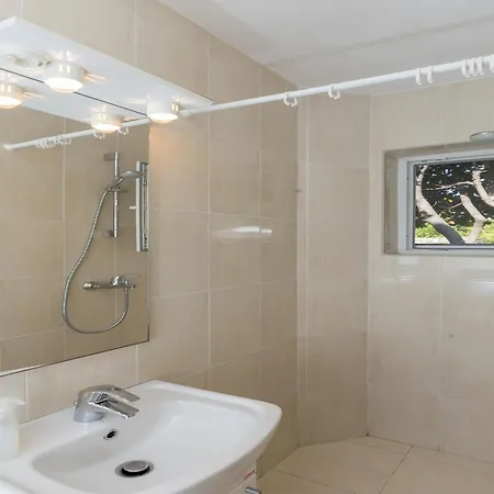 Jekavac -three Bedroom With Terrace And Sea View Kolocep Island