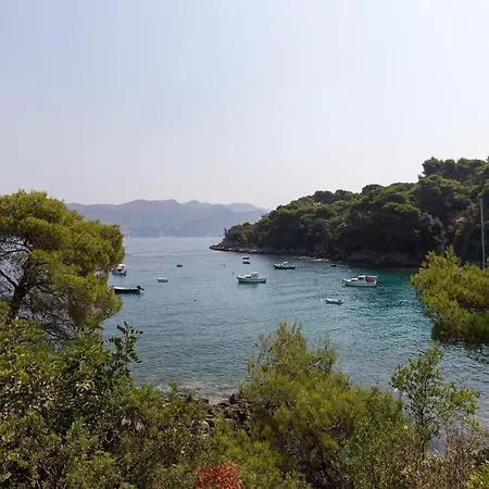 Jekavac -three Bedroom With Terrace And Sea View Kolocep Island